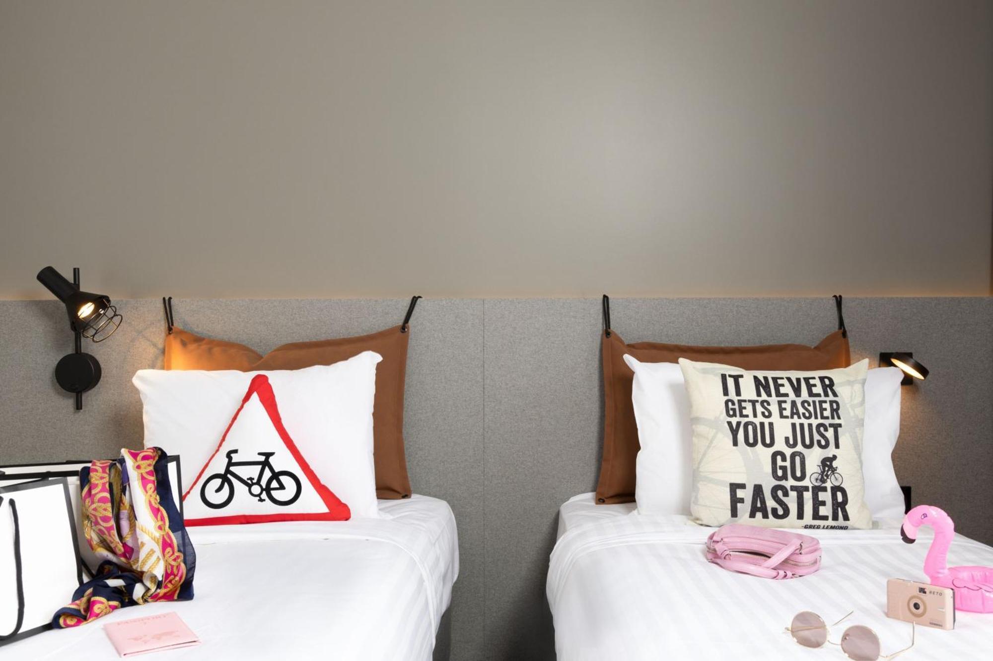 Hotel Moxy Paris 3*