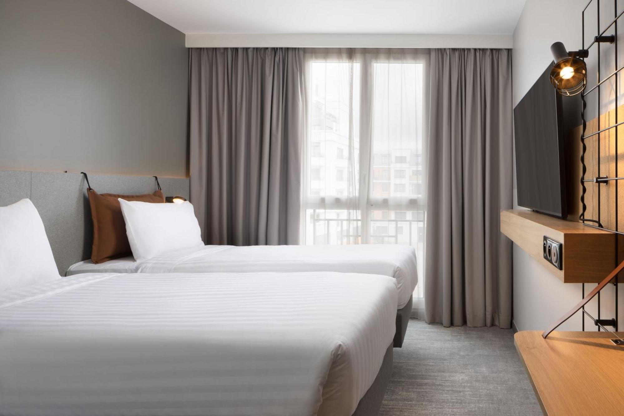 Moxy Paris Hotel 3*
