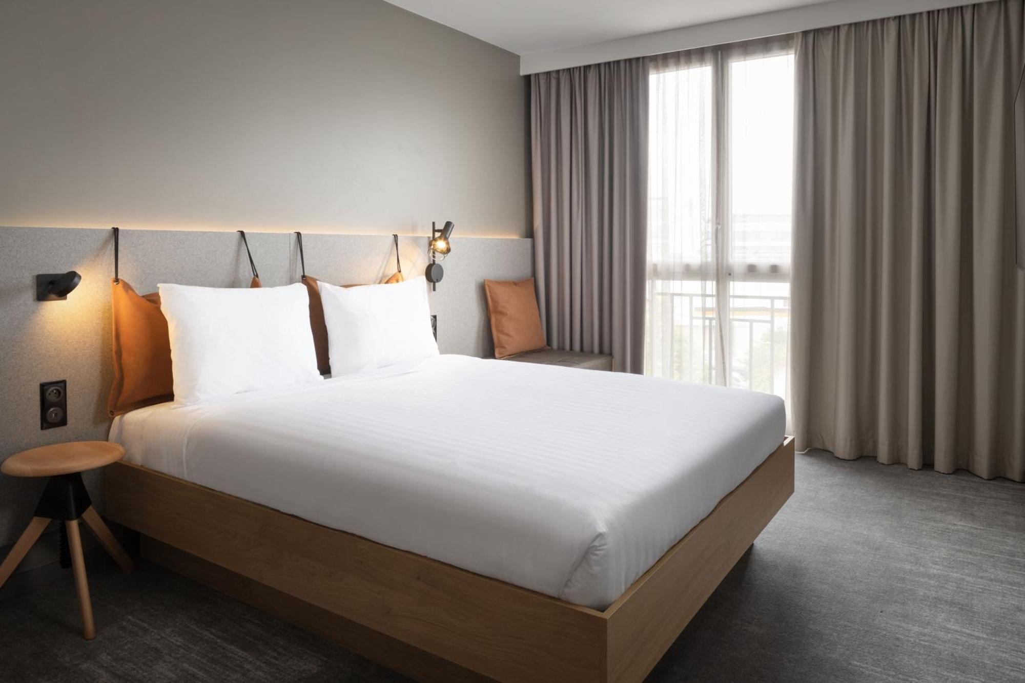 Moxy Paris 3*
