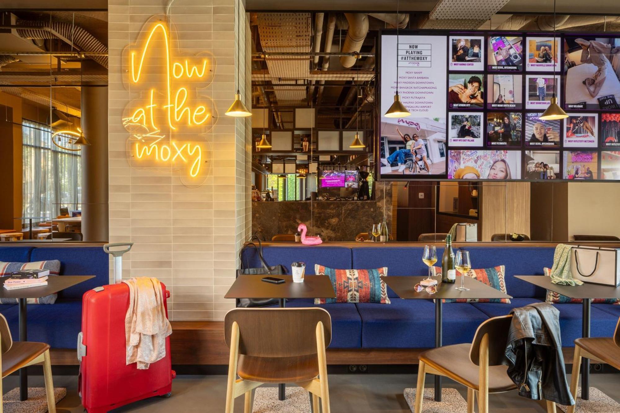 Moxy Paris