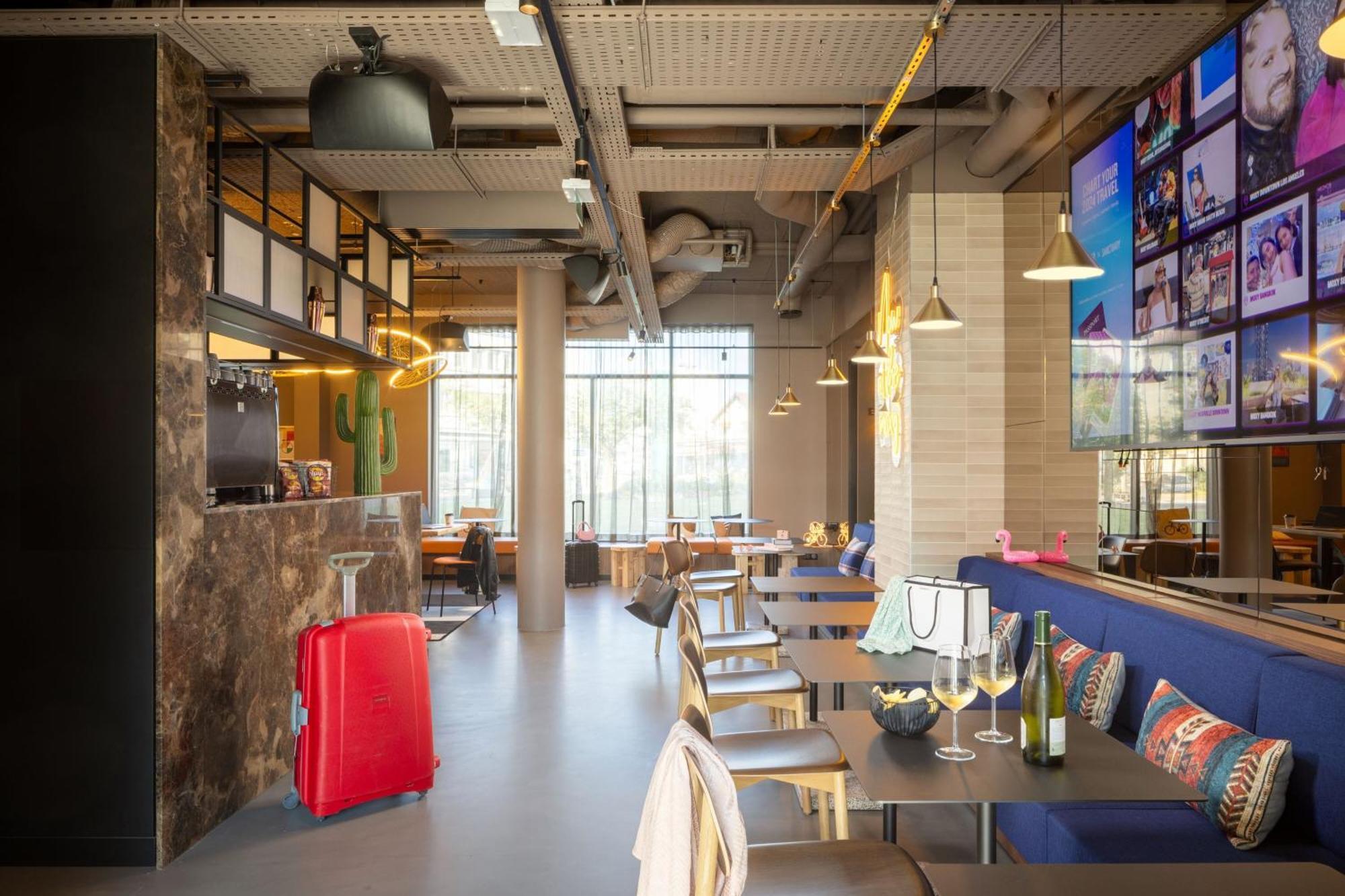 Moxy Paris Hotel