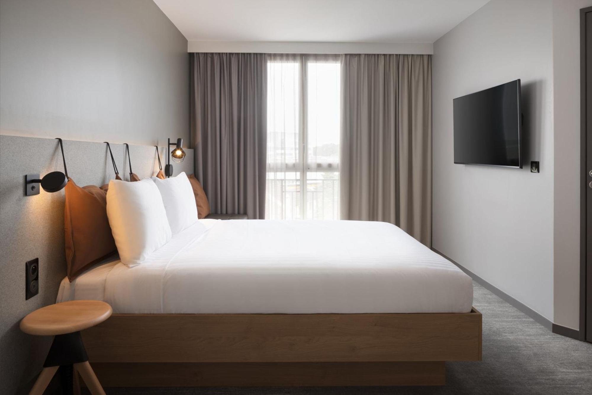 Hotel Moxy Paris 3*