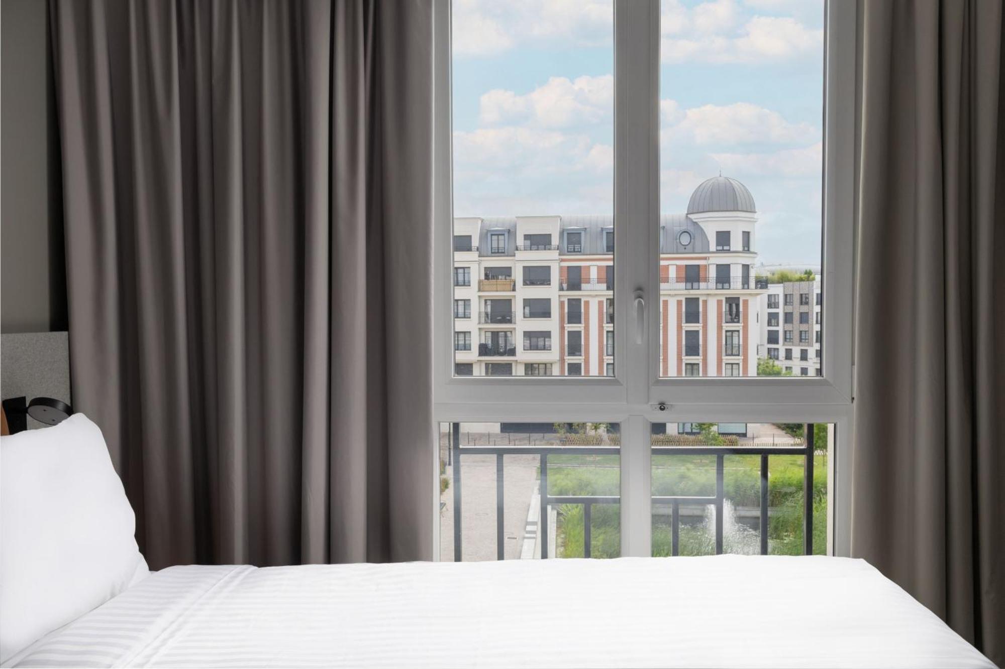 Moxy Paris Hotel