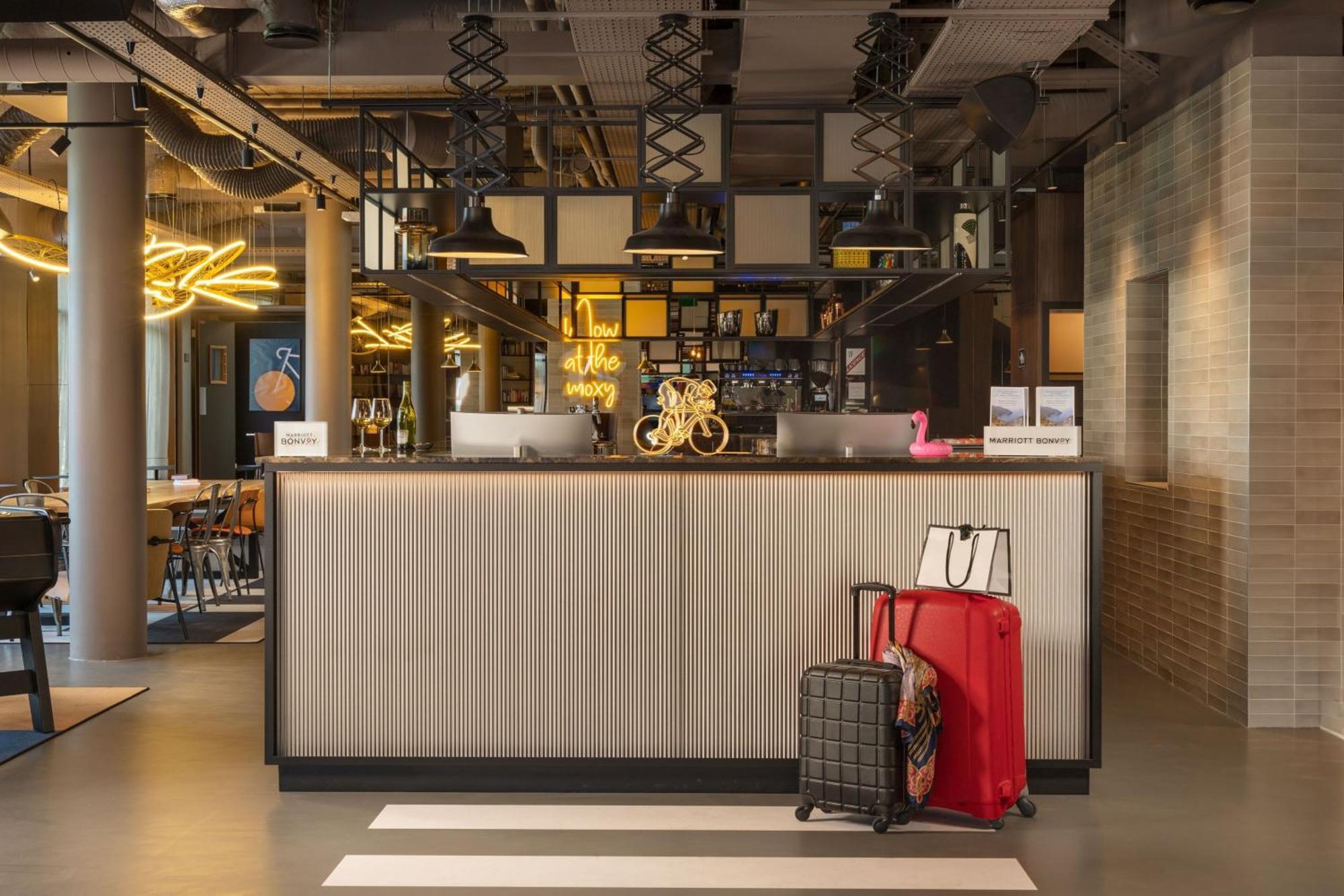 Moxy Paris Hotel 3*