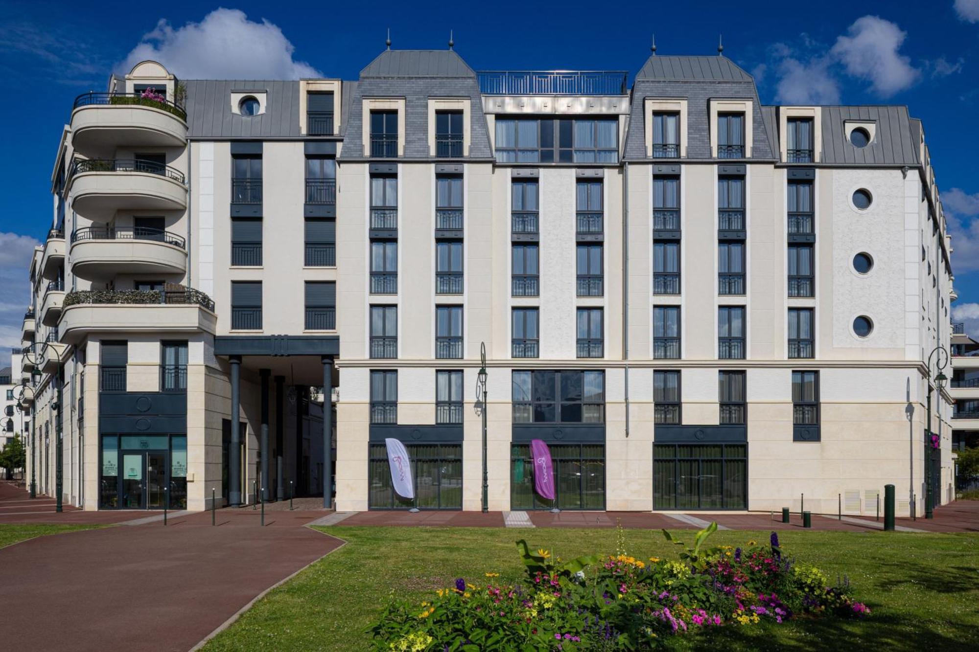 Moxy Paris 3*