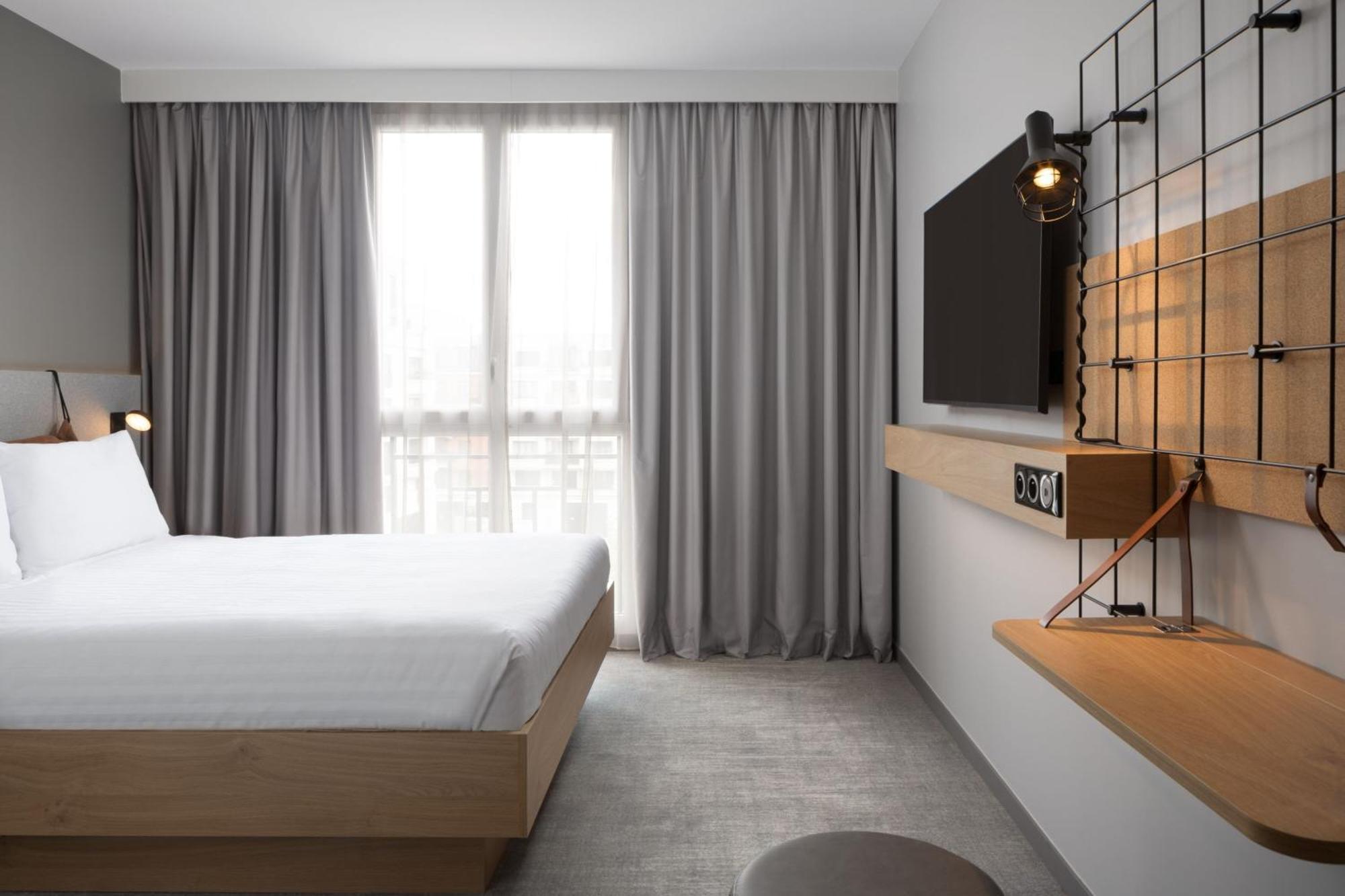 Moxy Paris 3*