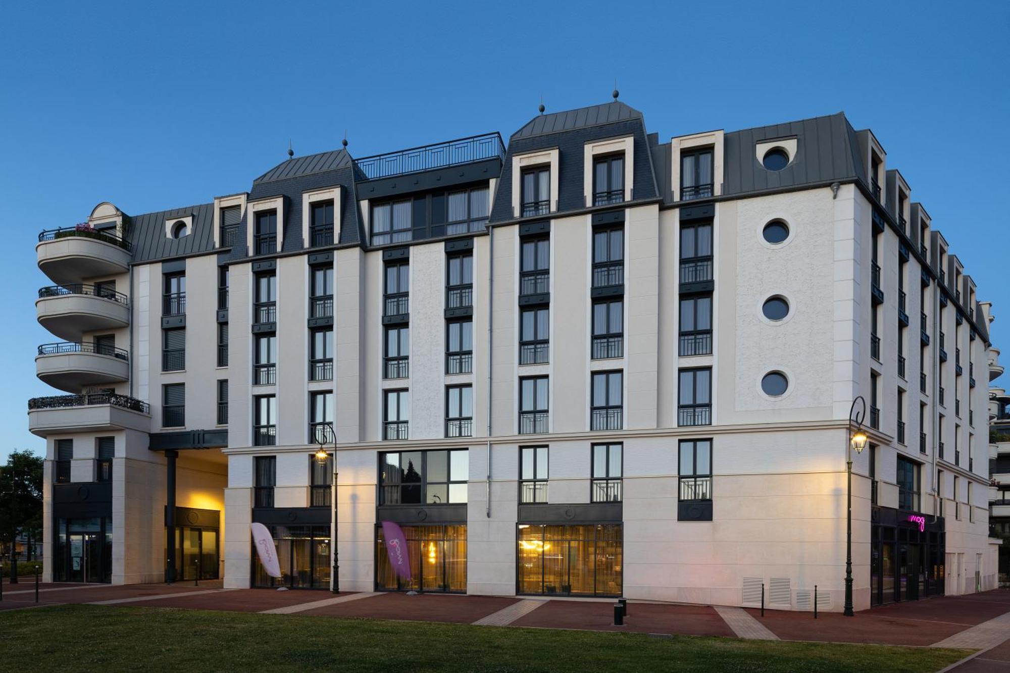 Hotel Moxy Paris 3*